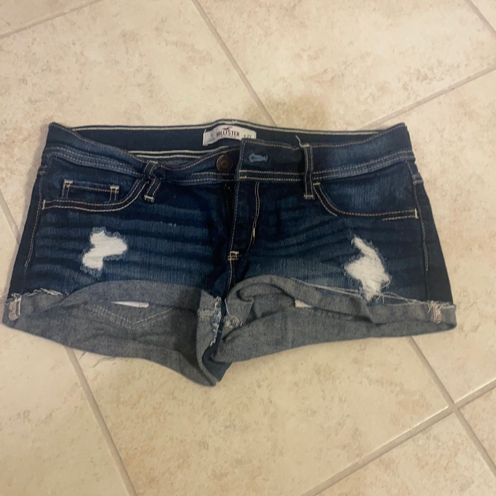 Hollister low rise jean shorts, size 5 or 27
